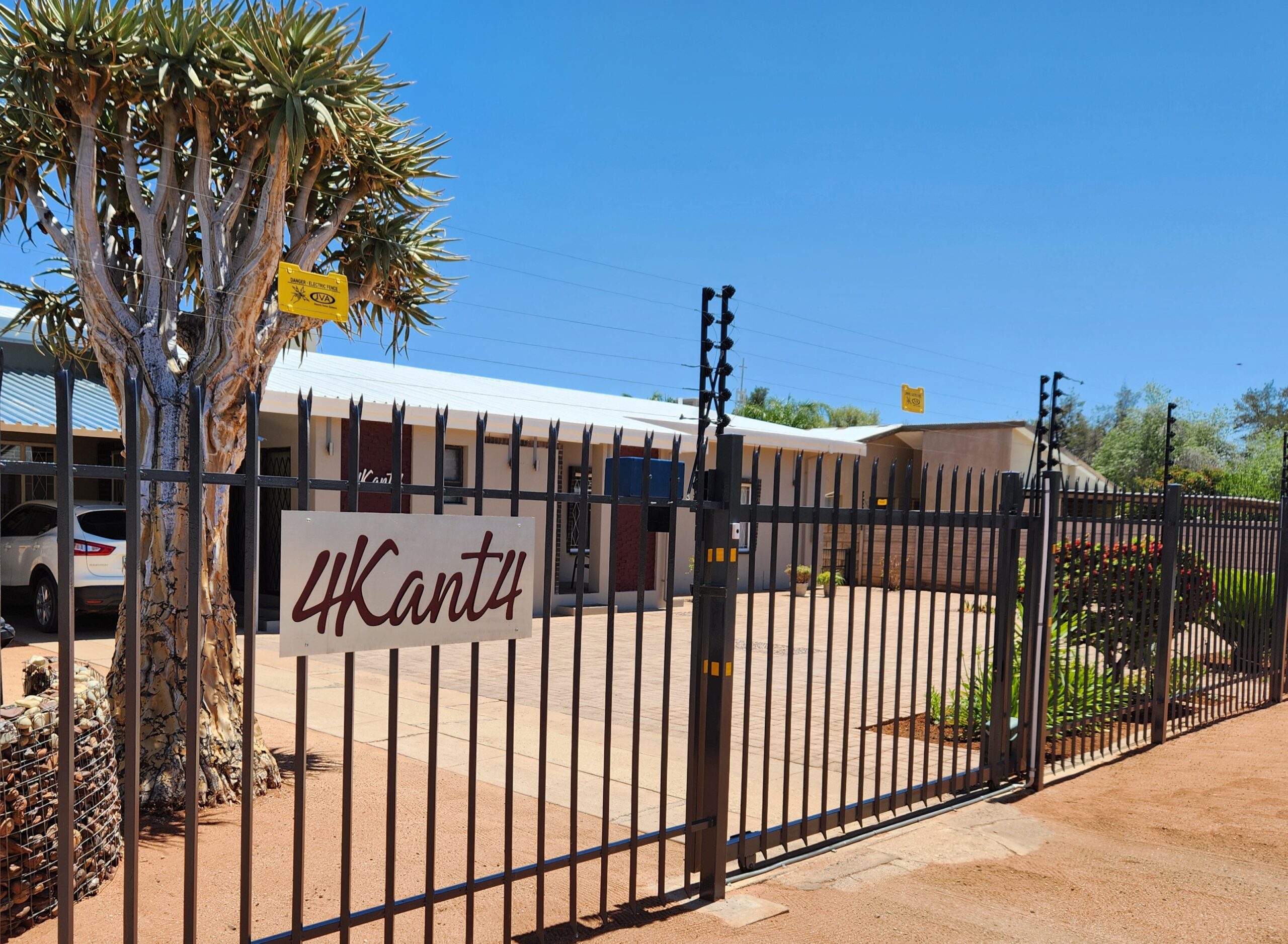 KANT4 Street view